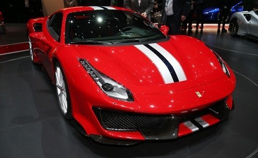 Новый суперкар называется Ferrari 488 Pista