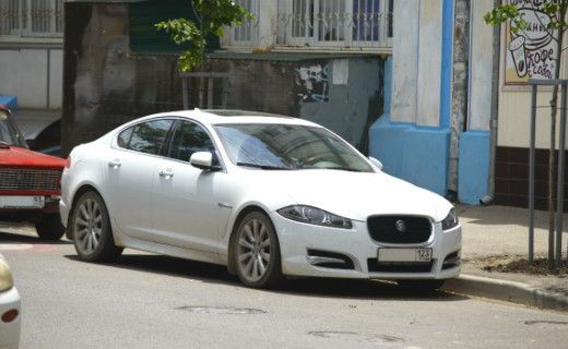 Верное определение стоимости автомобиля является ключевым фактором при его продаже, покупке или страховании.