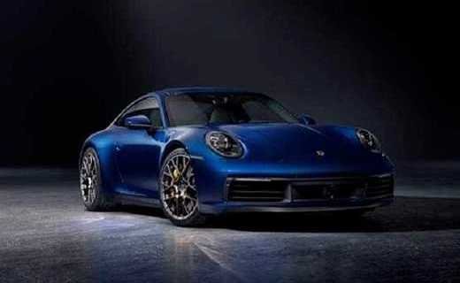 В сети появились первые фотографии спорткара Porsche 911 нового поколения, в частности, версии Carrera 4S