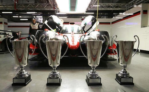 Пилоты Porsche Брендон Хартли, Тимо Бернхард и Эрл Бамбер стали чемпионами в личном зачёте