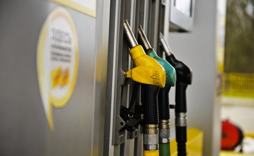 Антимонопольная служба наконец признала, что допускает удорожание бензина в стране быстрее инфляции