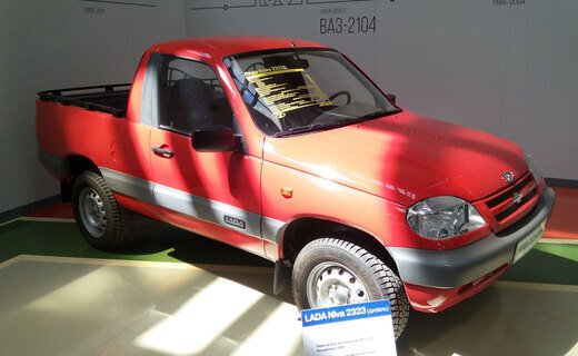 В продажу грузовые модификации «ШНивы» должны были поступить ещё в 2004 году
