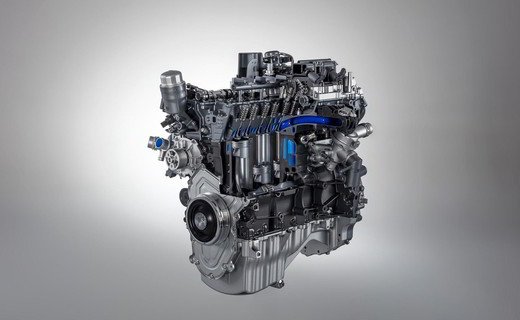 В моторную гамму седанов Jaguar XE и XF, а также кроссовера F-Pace, вошёл новый 300-сильный двигатель
