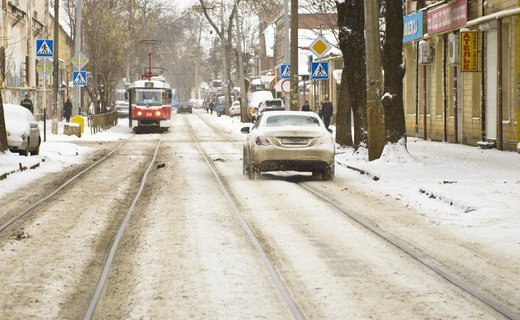 Зимой автолюбители часто жалуются на слишком большой расход топлива