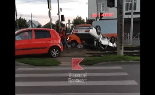 Авария случилась сегодня на перекрёстке улиц Калинина и Герцена