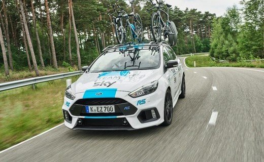 Во время велогонки Tour de France команду Team Sky будет поддерживать хэтчбек Ford Focus RS Option Pack