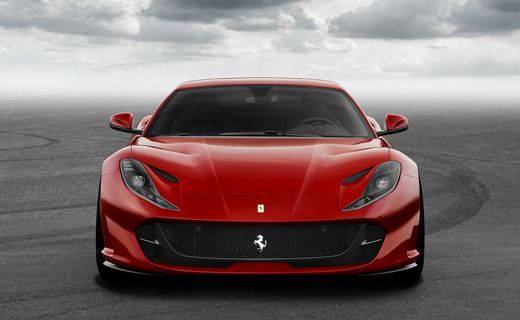 Новинка стала "самой мощной и самой быстрой Ferrari в истории бренда"
