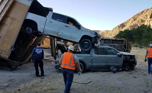 В штате Невада с рельсов сошли вагоны, в которых перевозили новенькие Jeep Gladiator, Jeep Wrangler, Chevrolet Silverado и GMC Sierra