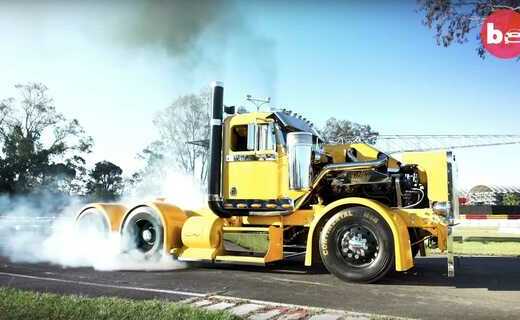 В Австралии специально для "бёрнаута" построили целый грузовик