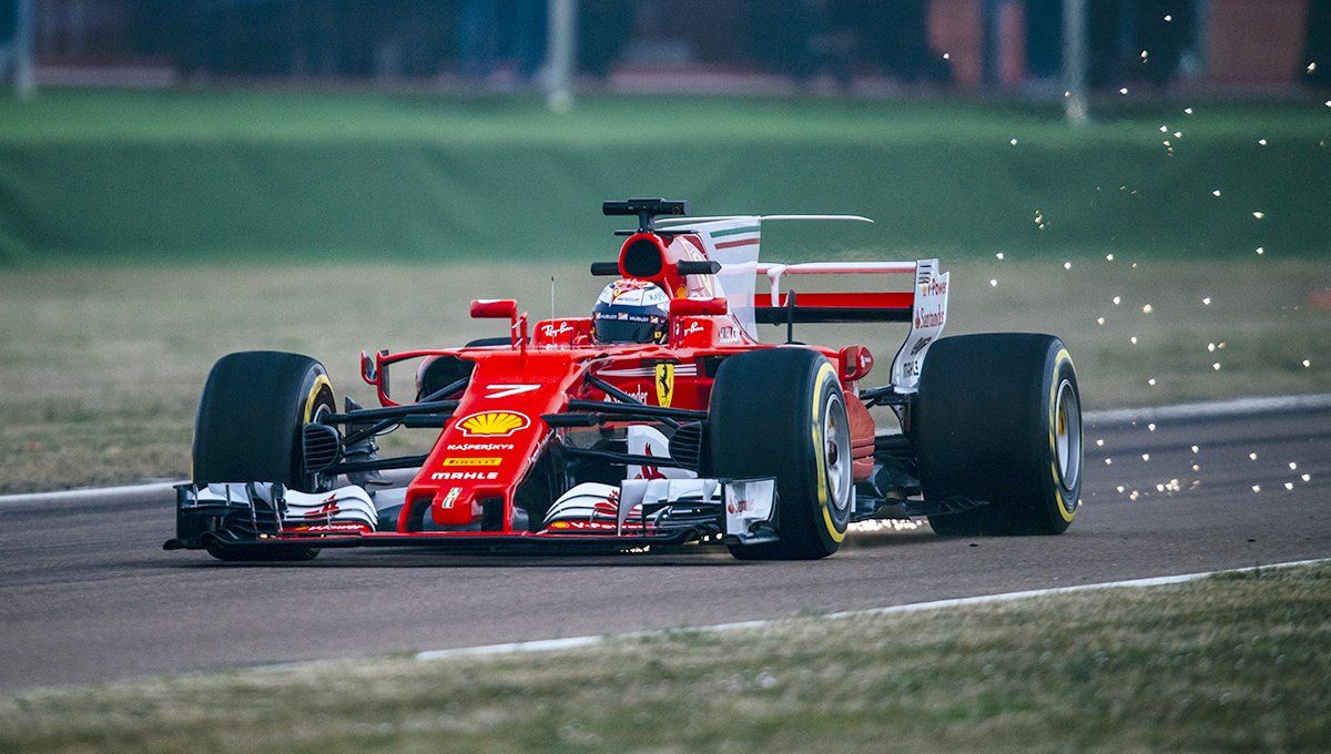 Пилот Ferrari Кими Райкконен показал лучшее время по итогам тестов, попутно побив рекорд круга