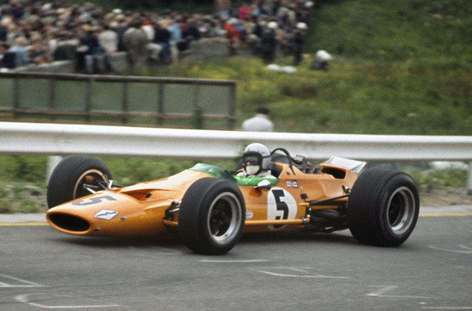 Брюс Макларен на болиде McLaren M7A на Гран-при Бельгии 1968