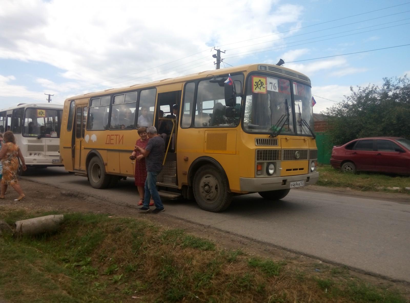 В ряде регионов России в качестве эксперимента алкозамками оборудовали школьные автобусы.