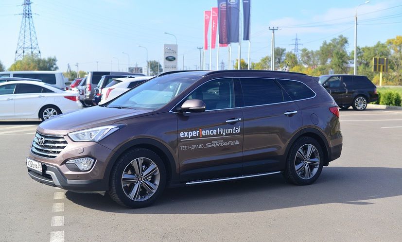 Тест драйв хендай санта фе. Hyundai Grand Santa Fe семиместный.